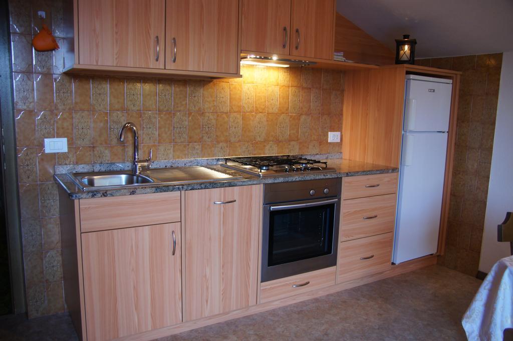 Ciasa Complojer Apartment La Valle Bagian luar foto
