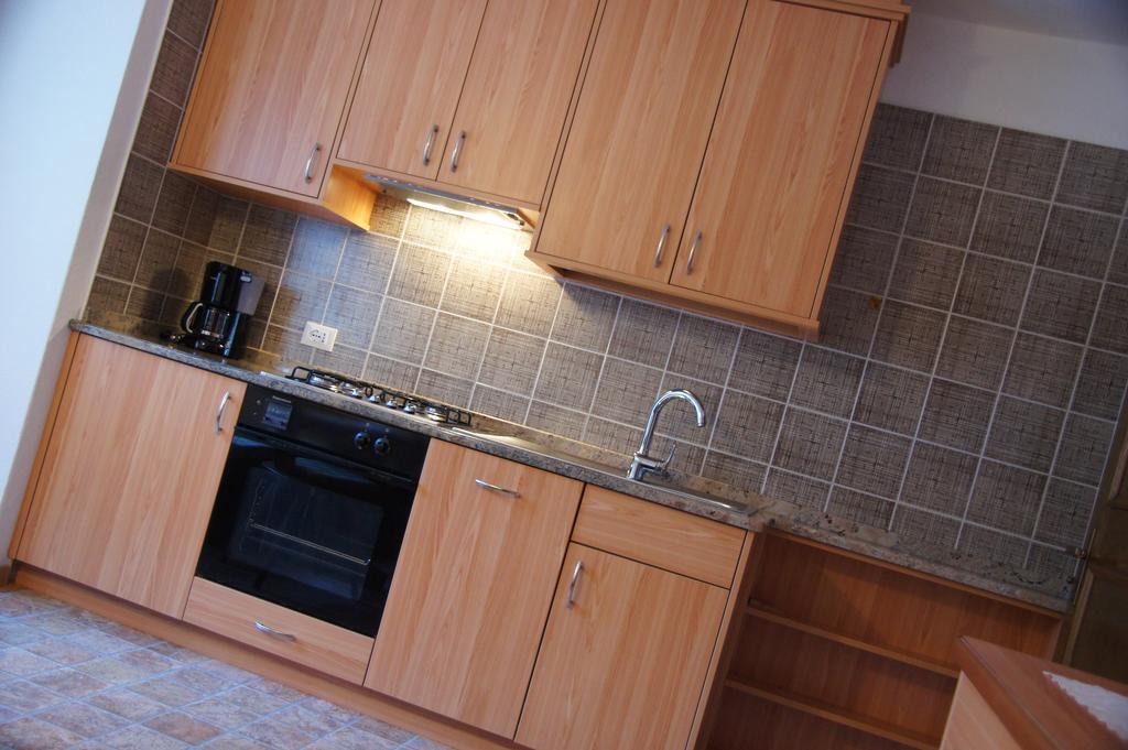 Ciasa Complojer Apartment La Valle Bagian luar foto